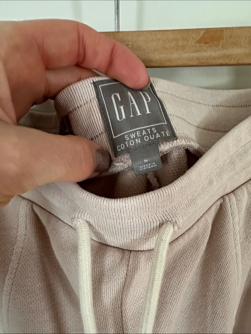 GAP Women's Drawstring SweatShorts - Picture 2 of 3